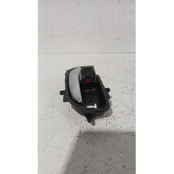 Recambio de maneta interior trasera izquierda para toyota yaris (_p13_) 1.5 (nsp131_) referencia OEM IAM 692060D271  