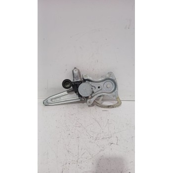 Recambio de elevalunas trasero izquierdo para toyota yaris (_p13_) 1.5 (nsp131_) referencia OEM IAM 857100D100  