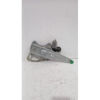 Recambio de elevalunas trasero izquierdo para toyota yaris (_p13_) 1.5 (nsp131_) referencia OEM IAM 857100D100  