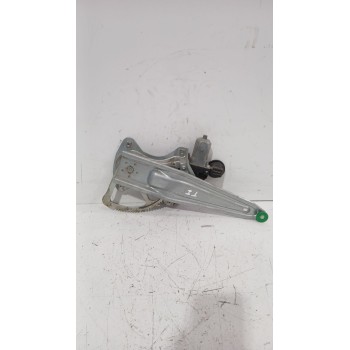 Recambio de elevalunas trasero izquierdo para toyota yaris (_p13_) 1.5 (nsp131_) referencia OEM IAM 857100D100  