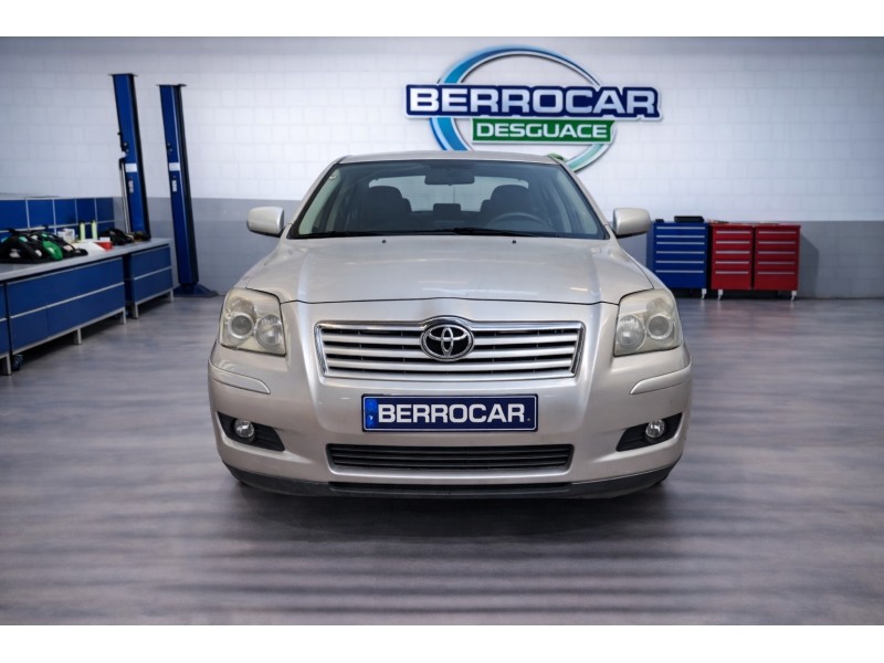 TOYOTA AVENSIS BERLINA (T25)
