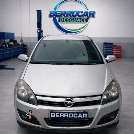opel astra h berlina del año 2006