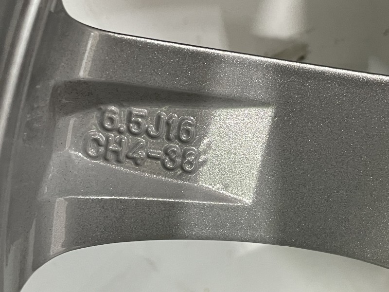 Recambio de llanta para opel corsa f edition referencia OEM IAM 65J16CH438  