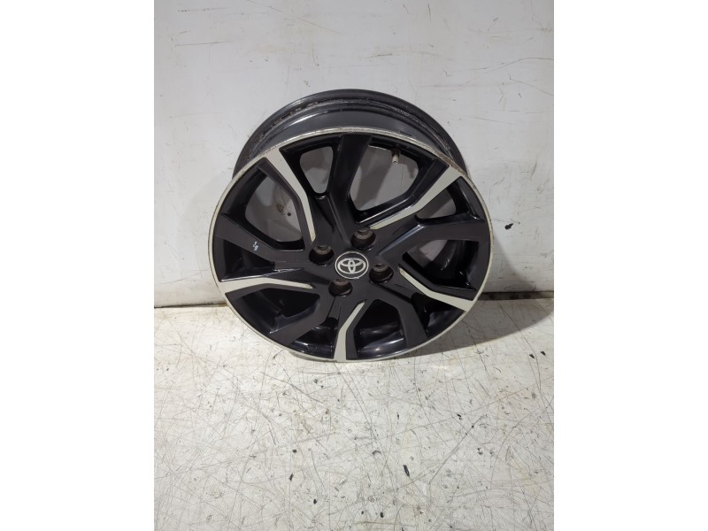 Recambio de llanta para toyota yaris (_p13_) 1.5 (nsp131_) referencia OEM IAM 426110DC80  