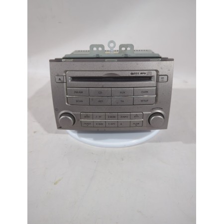 Recambio de sistema audio / radio cd para hyundai i20 i (pb, pbt) 1.2 referencia OEM IAM 61013813 / 961001J211  