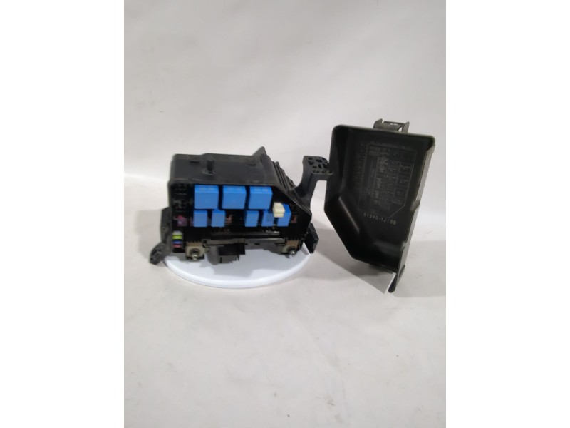 Recambio de caja reles / fusibles para hyundai i20 i (pb, pbt) 1.2 referencia OEM IAM 919401J100  