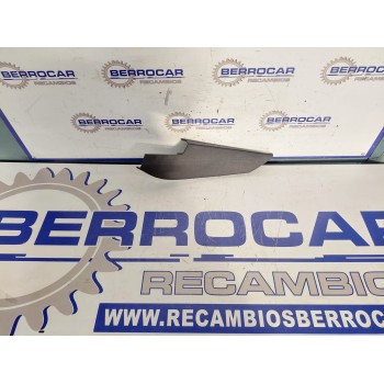Recambio de moldura para mercedes-benz clase a (w169) 1.7 cat referencia OEM IAM 1697200311  