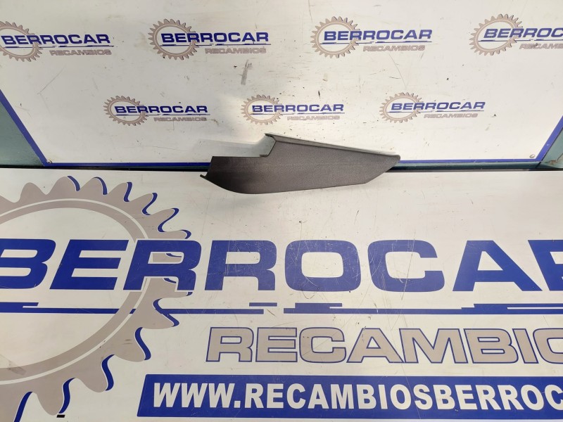 Recambio de moldura para mercedes-benz clase a (w169) 1.7 cat referencia OEM IAM 1697200311  