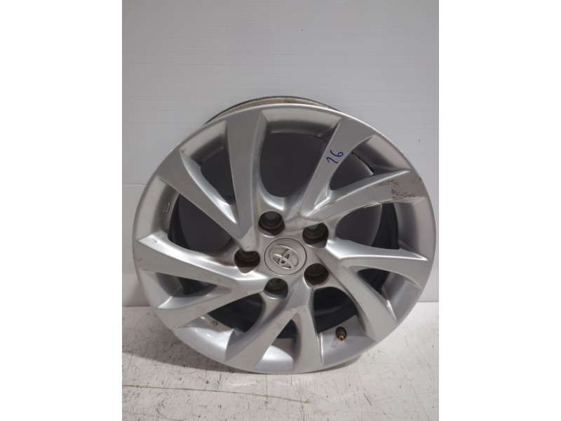 Recambio de llanta para toyota auris touring sports (e18) active referencia OEM IAM 4261102L80  
