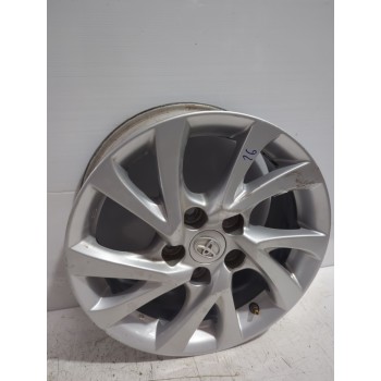 Recambio de llanta para toyota auris touring sports (e18) active referencia OEM IAM 4261102L80  