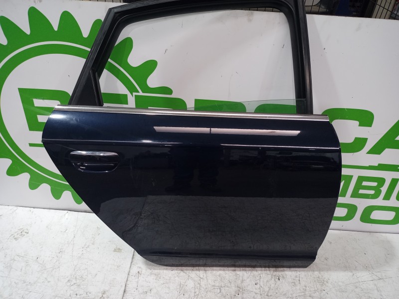 Recambio de puerta trasera derecha para audi a6 berlina (4f2) 2.4 referencia OEM IAM 4F0833052D  
