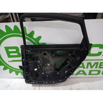 Recambio de puerta trasera derecha para audi a6 berlina (4f2) 2.4 referencia OEM IAM 4F0833052D  