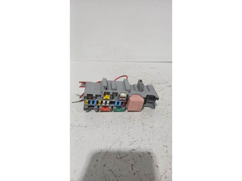 Recambio de caja reles / fusibles para renault megane ii sedán (lm0/1_) 1.5 dci (lm1f) referencia OEM IAM 8200338695  