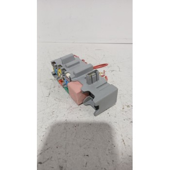 Recambio de caja reles / fusibles para renault megane ii sedán (lm0/1_) 1.5 dci (lm1f) referencia OEM IAM 8200338695  