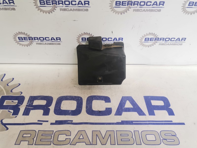 Recambio de tapa caja de reles para peugeot 206 berlina 1.9 diesel referencia OEM IAM 9640866580  