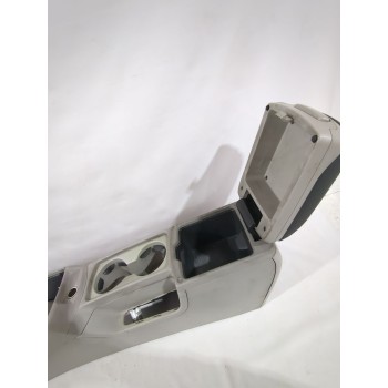 Recambio de consola central para volvo c30 (533) 1.8 referencia OEM IAM 8687407 / 39850270  