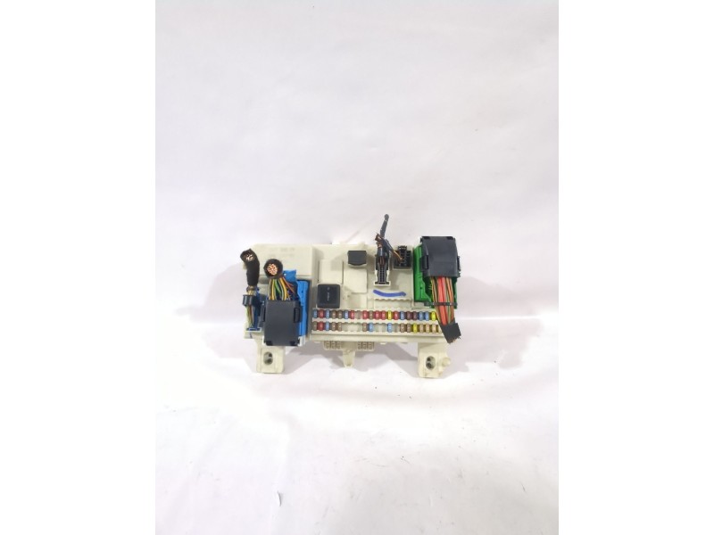 Recambio de caja reles / fusibles para volvo c30 (533) 1.8 referencia OEM IAM J5903/30765015  