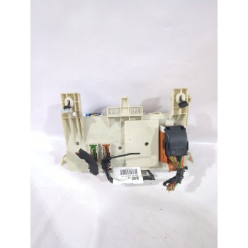 Recambio de caja reles / fusibles para volvo c30 (533) 1.8 referencia OEM IAM J5903/30765015  