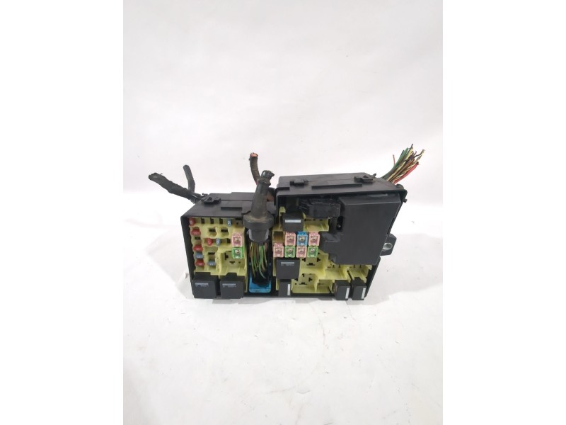 Recambio de caja reles / fusibles para volvo c30 (533) 1.8 referencia OEM IAM 8688040  