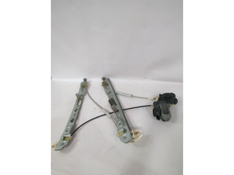 Recambio de elevalunas delantero derecho para renault megane ii sedán (lm0/1_) 1.5 dci (lm1f) referencia OEM IAM 8201010925  