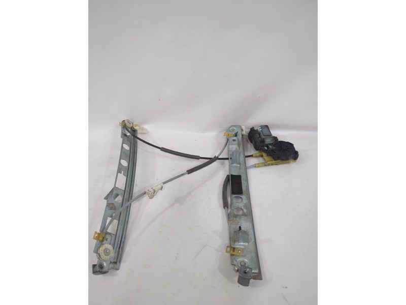 Recambio de elevalunas delantero izquierdo para renault megane ii sedán (lm0/1_) 1.5 dci (lm1f) referencia OEM IAM 8201010926  