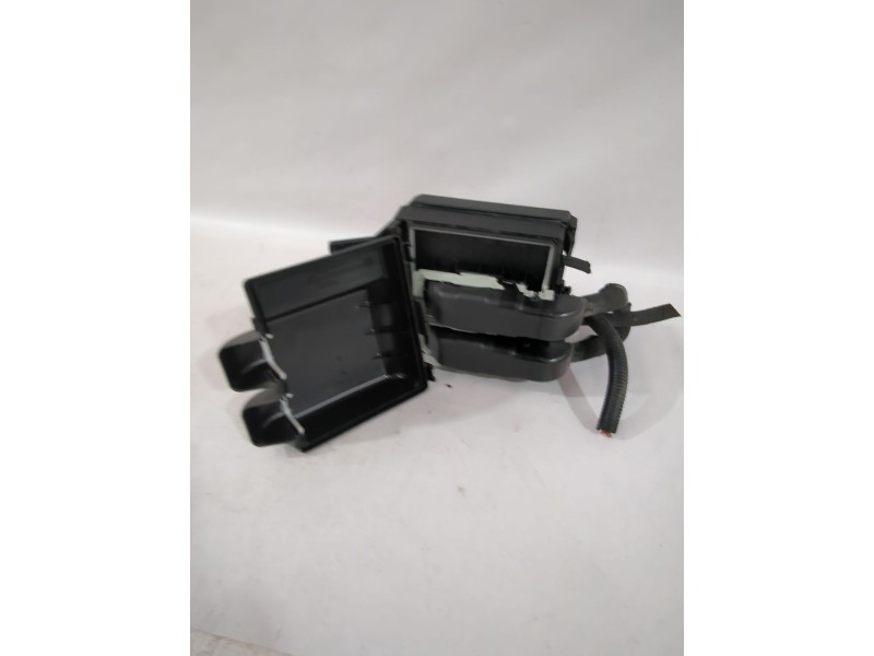 Recambio de caja reles / fusibles para ford puma (j2k, cf7) 1.0 ecoboost referencia OEM IAM L1TT14D068HAD  