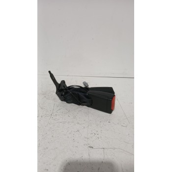 Recambio de enganche cinturon trasero derecho para renault clio iv (bh_) 0.9 tce 90 referencia OEM IAM 878167711R  