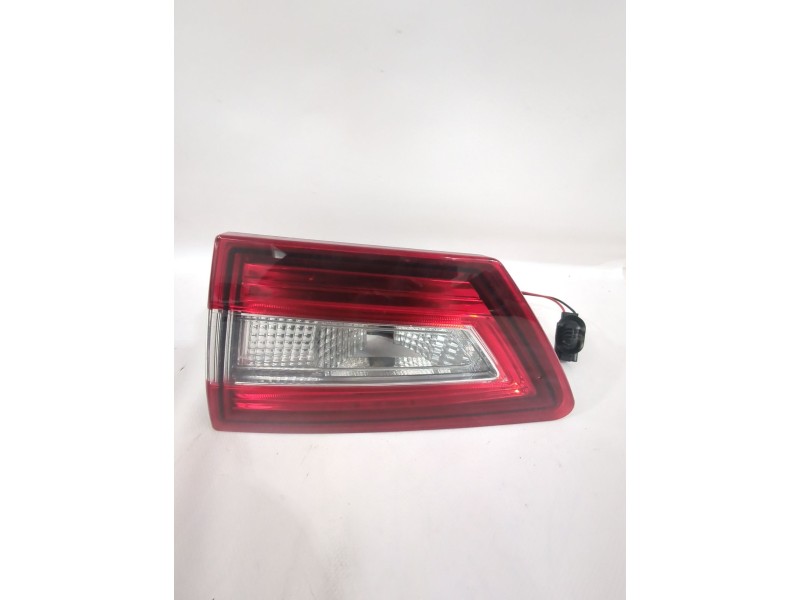 Recambio de piloto trasero derecho interior para renault clio iv (bh_) 0.9 tce 90 referencia OEM IAM 265505796R  