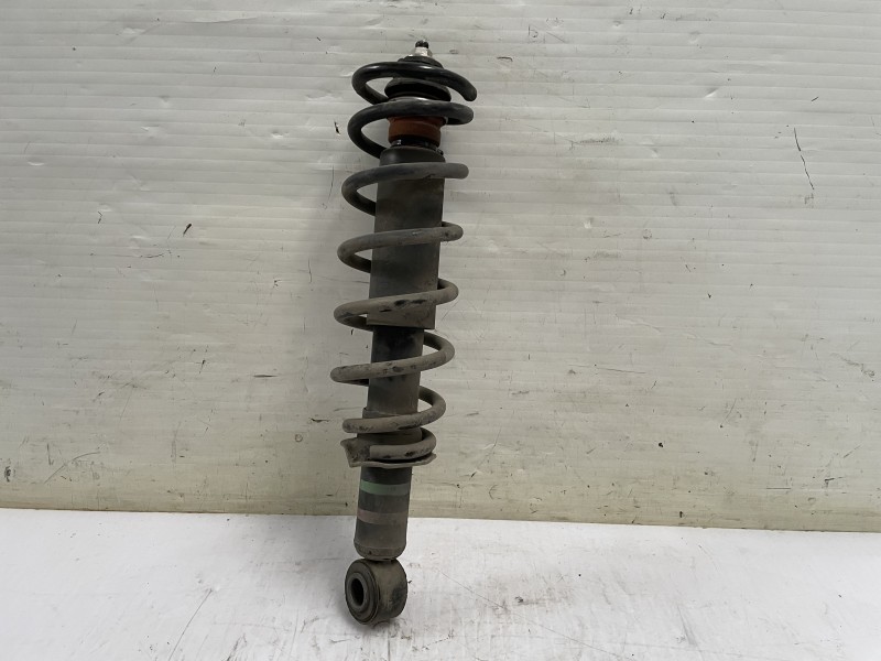 Recambio de amortiguador trasero derecho para toyota prius (nhw20) basis referencia OEM IAM 4853049725  