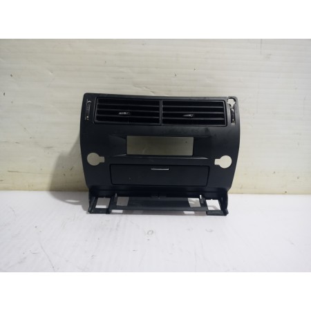 Recambio de rejilla aireadora para citroën c4 sedan collection referencia OEM IAM 8212YA  