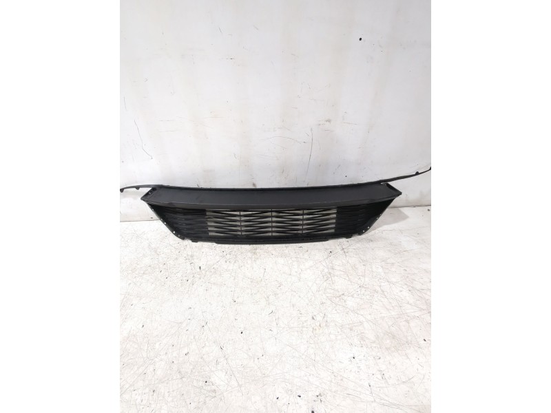 Recambio de rejilla paragolpes delantero para kia ceed (cd) 1.0 t-gdi referencia OEM IAM 86560J7DA0  