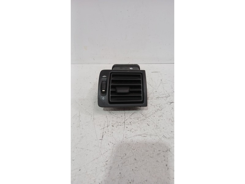 Recambio de rejilla aireadora para volvo c30 (533) 1.8 referencia OEM IAM 30715099  