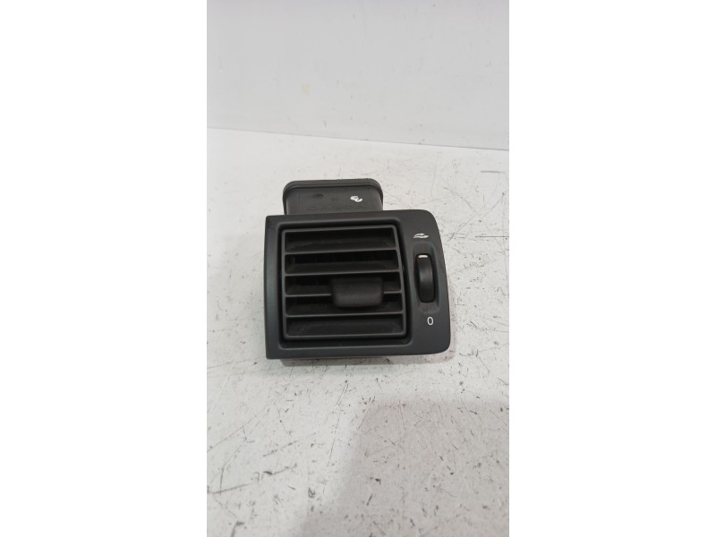 Recambio de rejilla aireadora para volvo c30 (533) 1.8 referencia OEM IAM 30715098  
