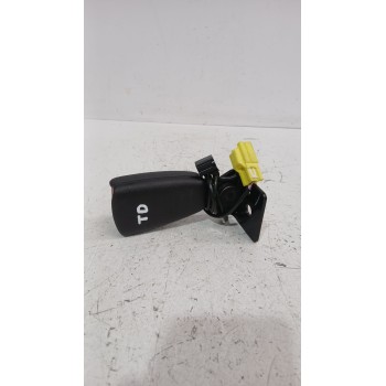 Recambio de enganche cinturon trasero derecho para volvo c30 (533) 1.8 referencia OEM IAM 8686941  