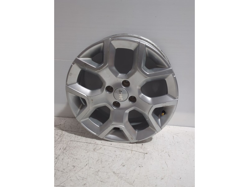 Recambio de llanta para jeep avenger altitude referencia OEM IAM 52197382  