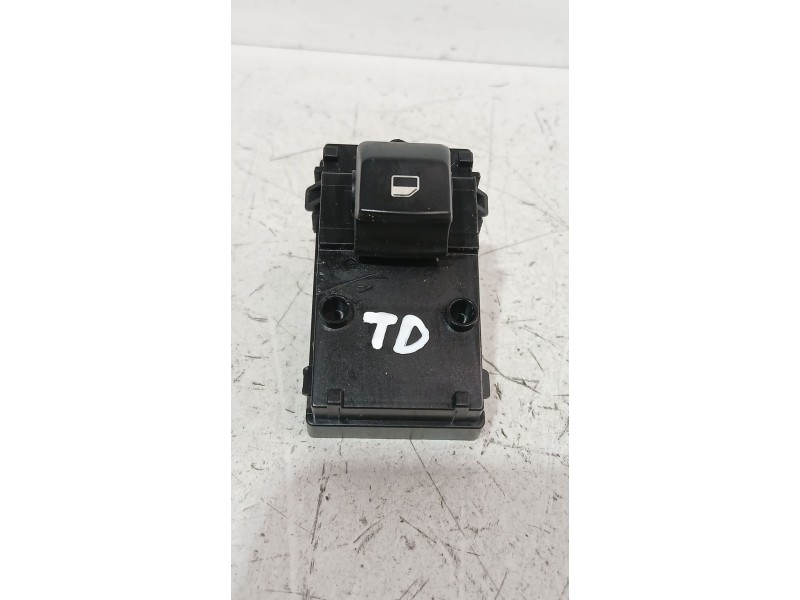 Recambio de mando elevalunas trasero derecho para kia ceed (cd) 1.0 t-gdi referencia OEM IAM 40B5221500  