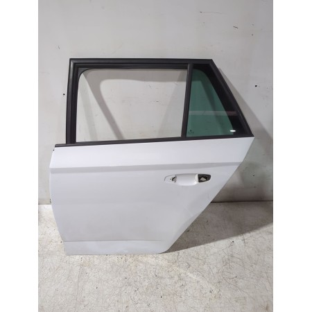Recambio de puerta trasera izquierda para skoda fabia iii station wagon (nj5) 1.0 tsi referencia OEM IAM 6V9833055A  