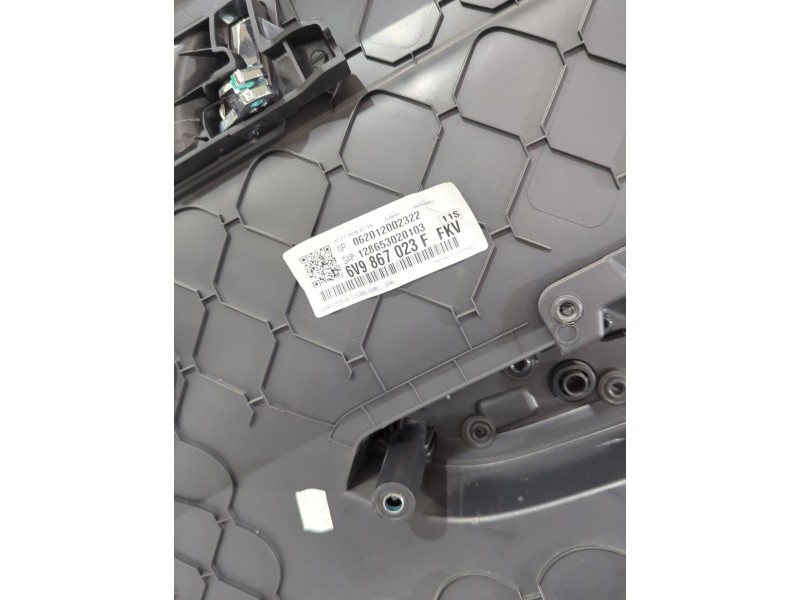Recambio de guarnecido puerta trasera izquierda para skoda fabia iii station wagon (nj5) 1.0 tsi referencia OEM IAM 6V0867211  