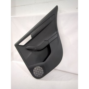 GUARNECIDO PUERTA TRASERA DERECHA 6V0867212 