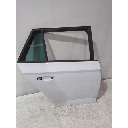 Recambio de puerta trasera derecha para skoda fabia iii station wagon (nj5) 1.0 tsi referencia OEM IAM 6V9833056A  