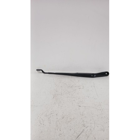 Recambio de brazo limpia delantero derecho para kia ceed (cd) 1.0 t-gdi referencia OEM IAM 98321J7000  