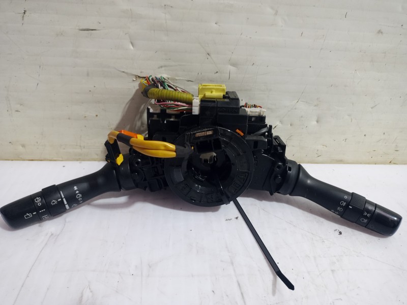 Recambio de mando multifuncion para toyota prius (nhw20) basis referencia OEM IAM 8465248180 / 8430648030 /8414042101  