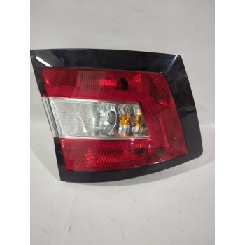 PILOTO TRASERO IZQUIERDO 6V9945111 / 6V9945095 