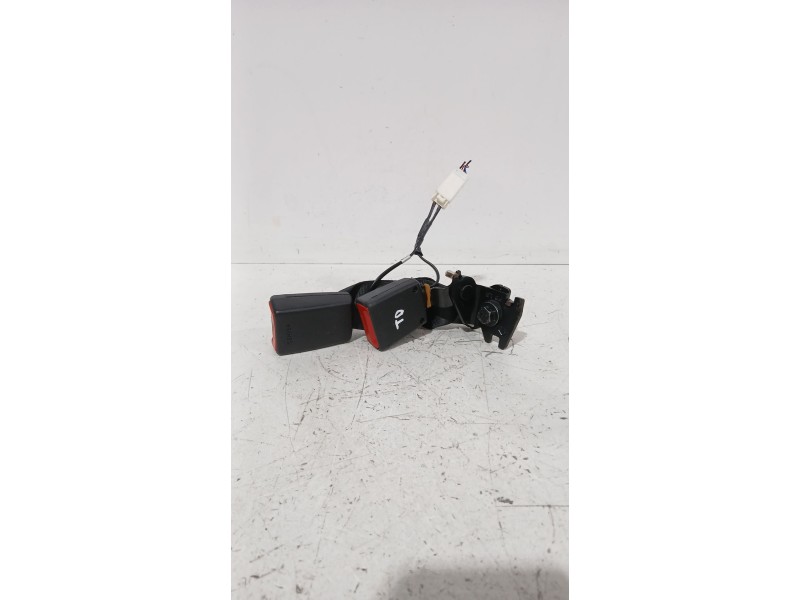 Recambio de enganche cinturon trasero derecho para kia ceed (cd) 1.0 t-gdi referencia OEM IAM 89830J7000  
