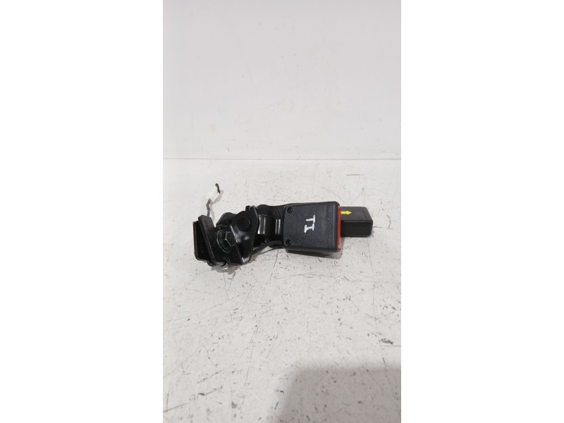 Recambio de enganche cinturon trasero izquierdo para kia ceed (cd) 1.0 t-gdi referencia OEM IAM 89840J7000  