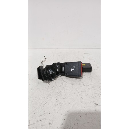 Recambio de enganche cinturon trasero izquierdo para kia ceed (cd) 1.0 t-gdi referencia OEM IAM 89840J7000  