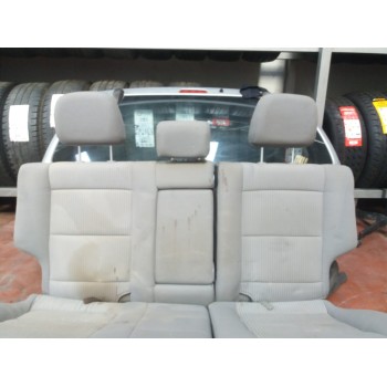 Recambio de asientos traseros para kia sorento 2.5 crdi referencia OEM IAM 892003E831YC2  