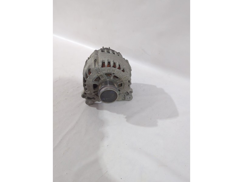 Recambio de alternador para skoda fabia iii station wagon (nj5) 1.0 tsi referencia OEM IAM 04E903024Q  