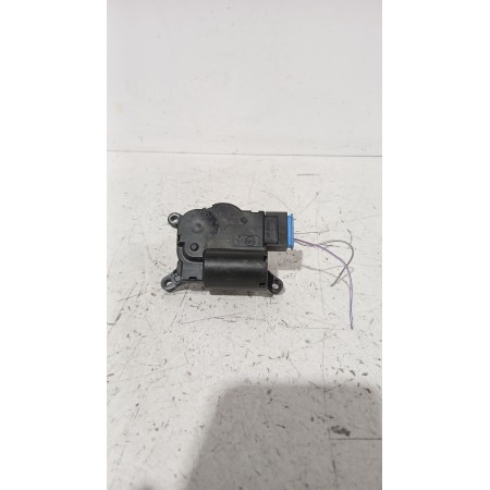 Recambio de motor apertura trampilla para skoda fabia iii station wagon (nj5) 1.0 tsi referencia OEM IAM 3093819  