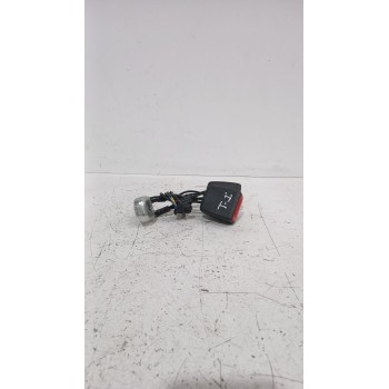 ENGANCHE CINTURON TRASERO IZQUIERDO 6V0857739F 